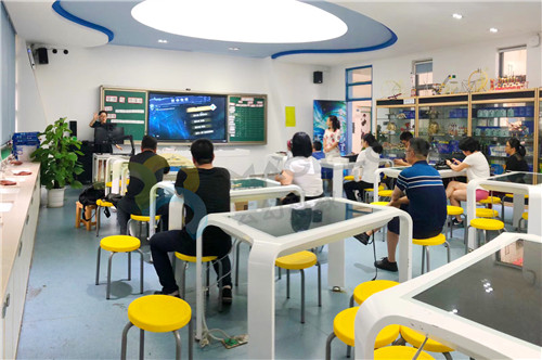 廣東省深圳市南山區(qū)第二外國語學(xué)校.jpg